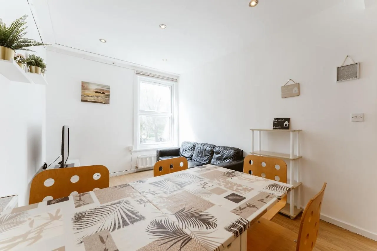 Mile End Double Rooms 27 Guest House 伦敦