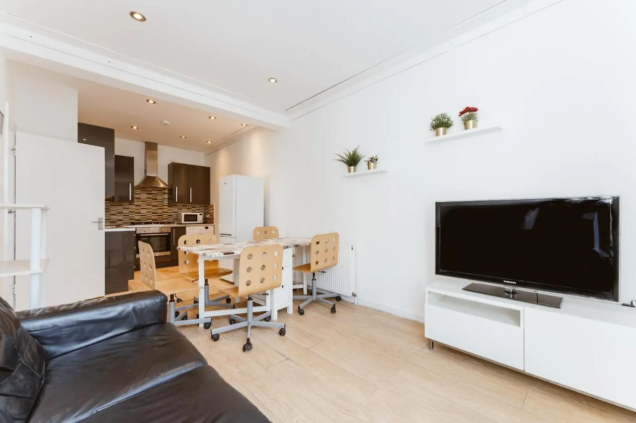 Mile End Double Rooms 27 Guest House London