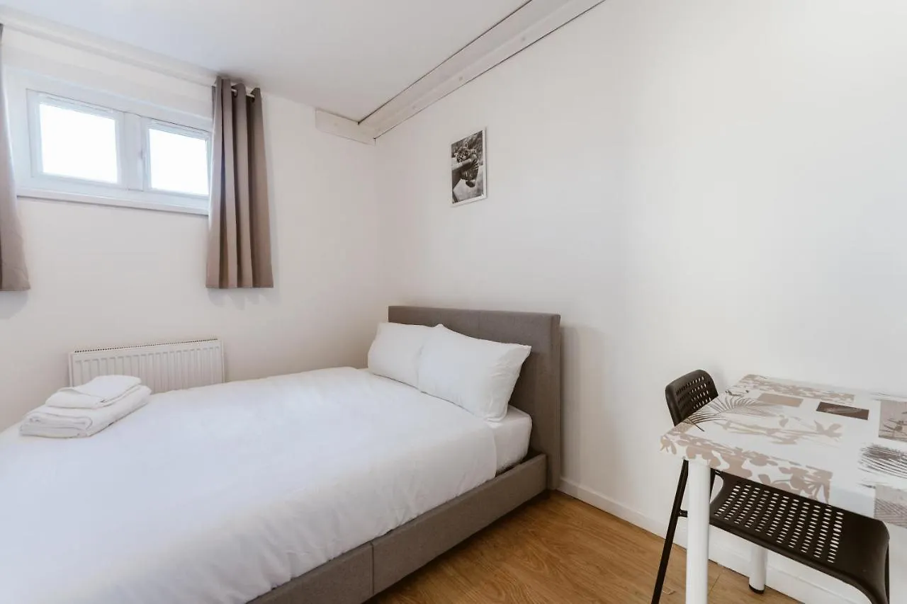 Mile End Double Rooms 27 Guest House London United Kingdom